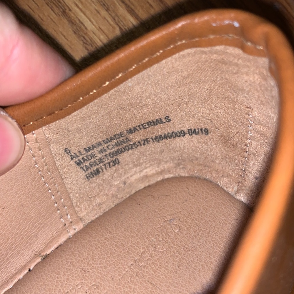 Universal Thread Flats - Picture 3 of 6